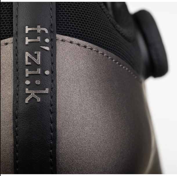 FIZIK VENTO OMNA SHOE METALLIC GUN METAL/BLACK