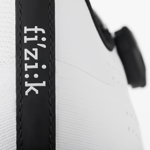 FIZIK TEMPO OVERCURVE R4 WIDE SHOE WHITE BLACK