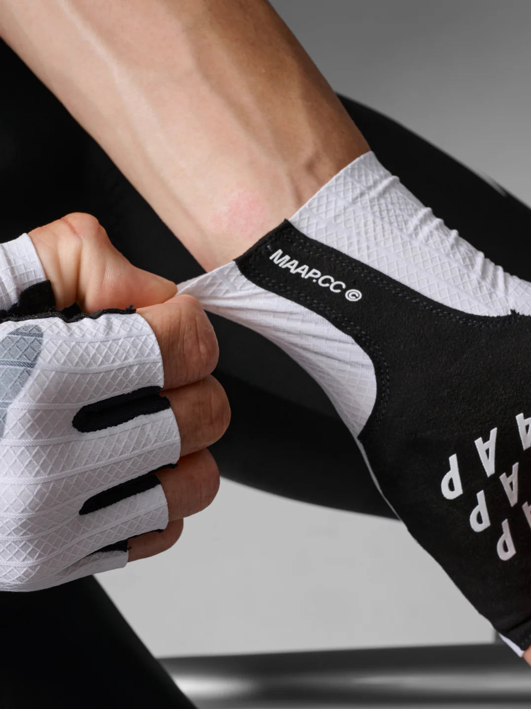 MAAP Pro Aero Mitt White