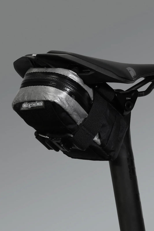 SKINGROWSBACK Plan B Racing Saddle Bag